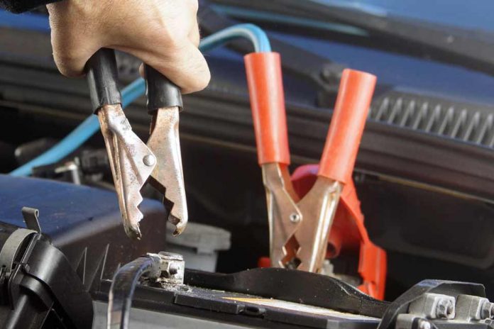 How to correctly charging a car battery with a battery charger